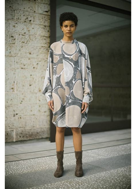 issey miyake online store.